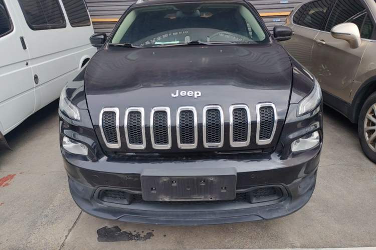 Used Jeep Cherokee 2016 2.4L Leading Edition Front