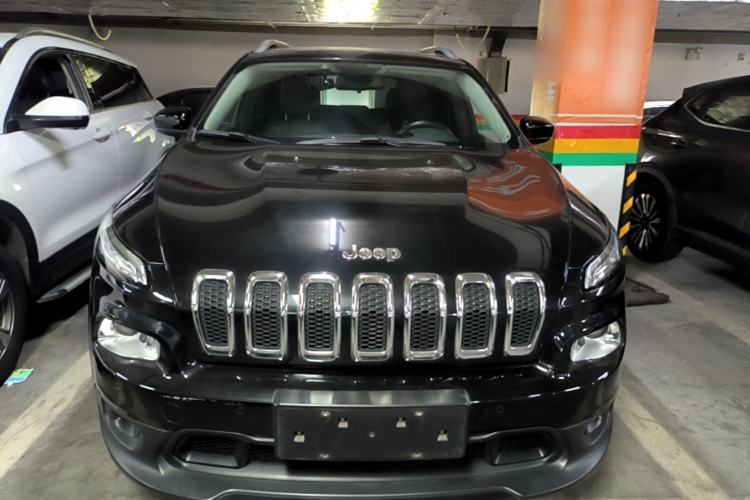 Used Jeep Cherokee 2016 2.0L Superior Edition Front