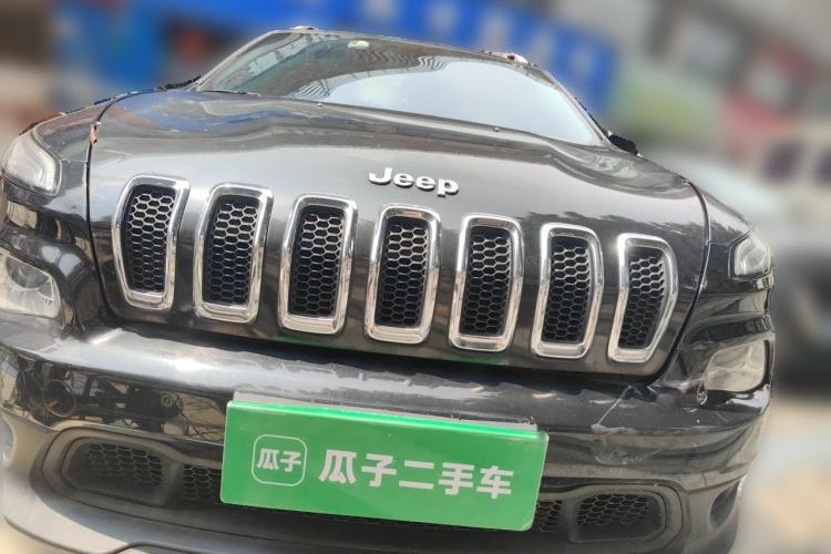 Used Jeep Cherokee 2016 2.0L Superior Edition Front
