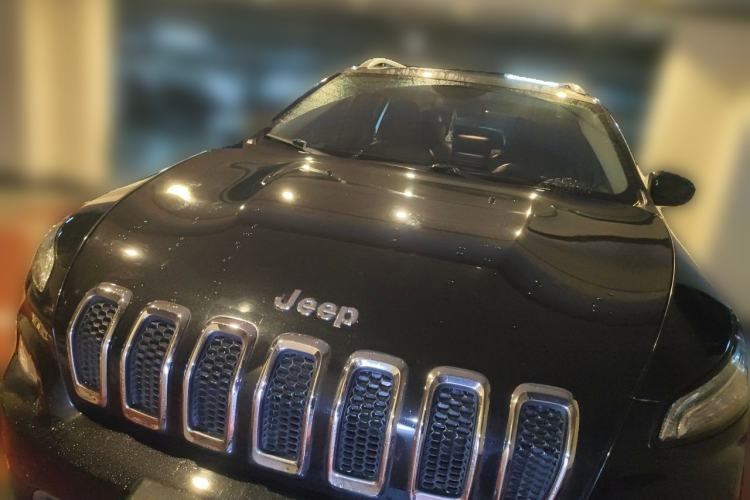 Used Jeep Cherokee 2016 2.4L Professional Edition Front