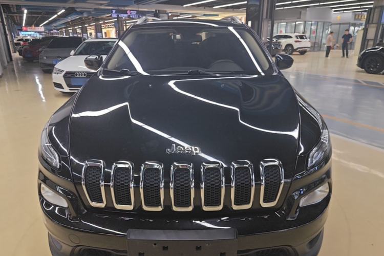 Used Jeep Cherokee 2016 2.0L Smart Version Front