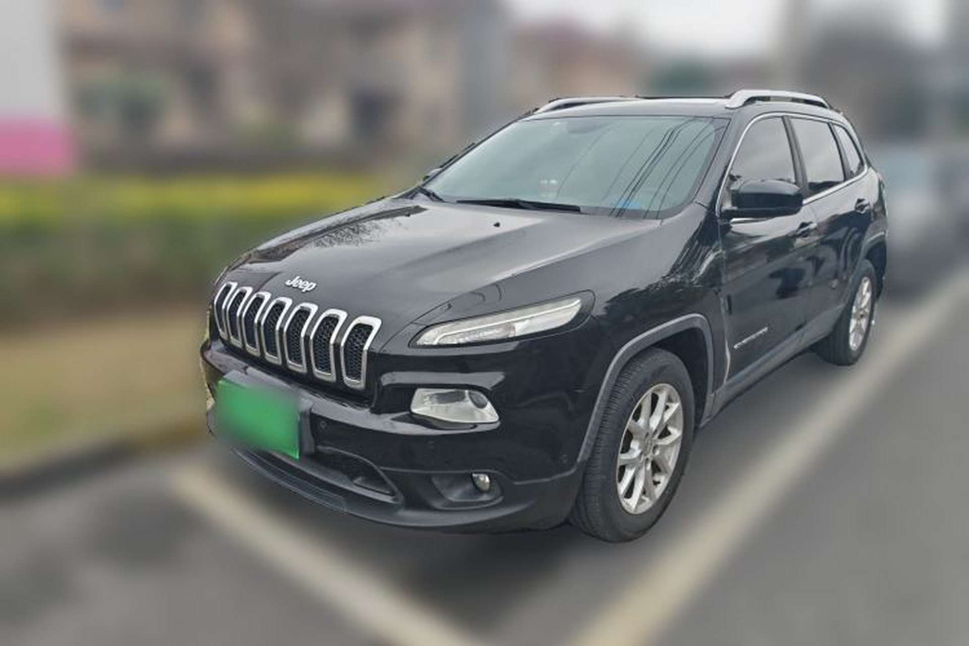 Used Jeep Cherokee 2016 2.0L Superior Edition Front Left 45 Deg