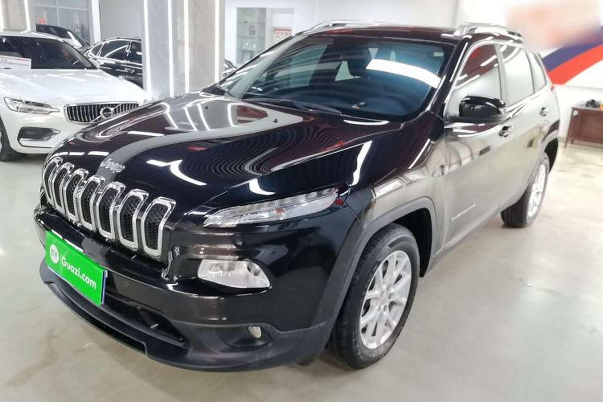 Used Jeep Cherokee 2016 2.4L Leading Edition Front Left 45 Deg