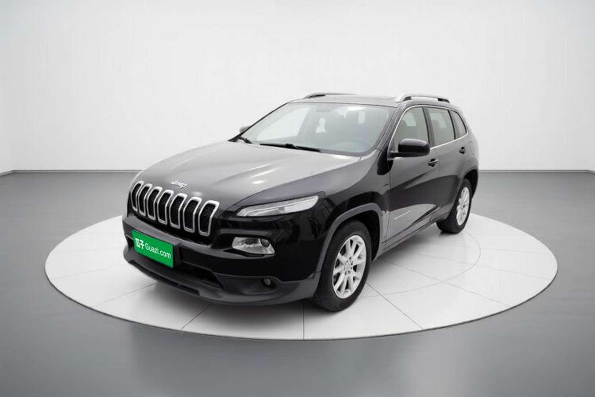 Used Jeep Cherokee 2016 2.0L Superior Edition Front Left 45 Deg