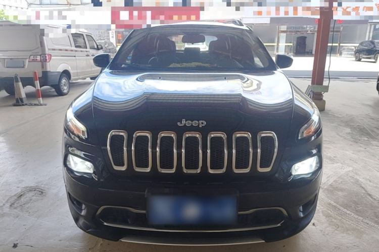 Used Jeep Cherokee 2016 2.4L Professional Smart Version Front