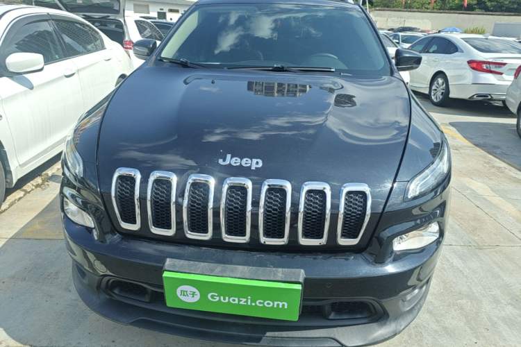 Used Jeep Cherokee 2016 2.0L Superior Edition Front