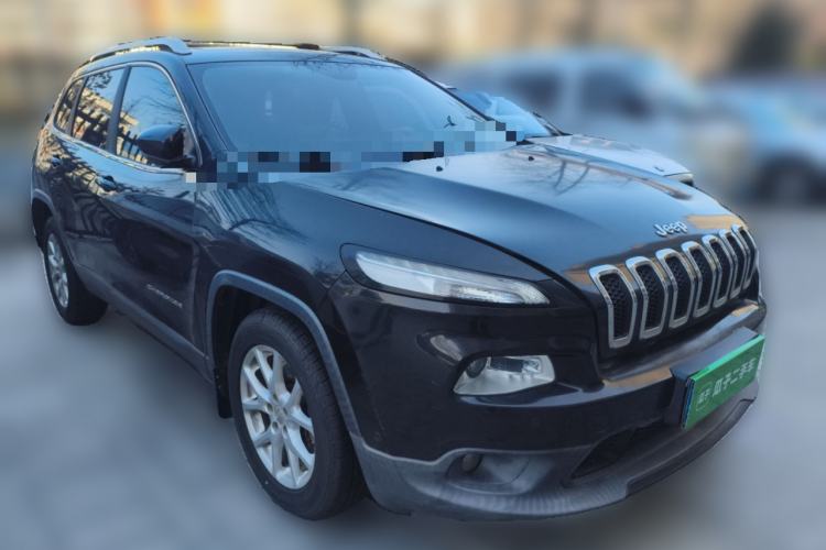Used Jeep Cherokee 2016 2.4L Leading Edition Front Right 45 Deg