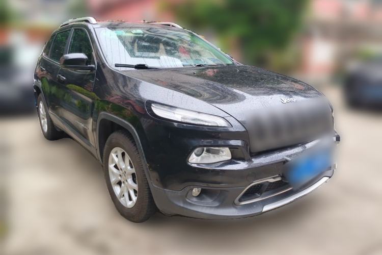 Used Jeep Cherokee 2016 2.4L Professional Smart Version Front Right 45 Deg
