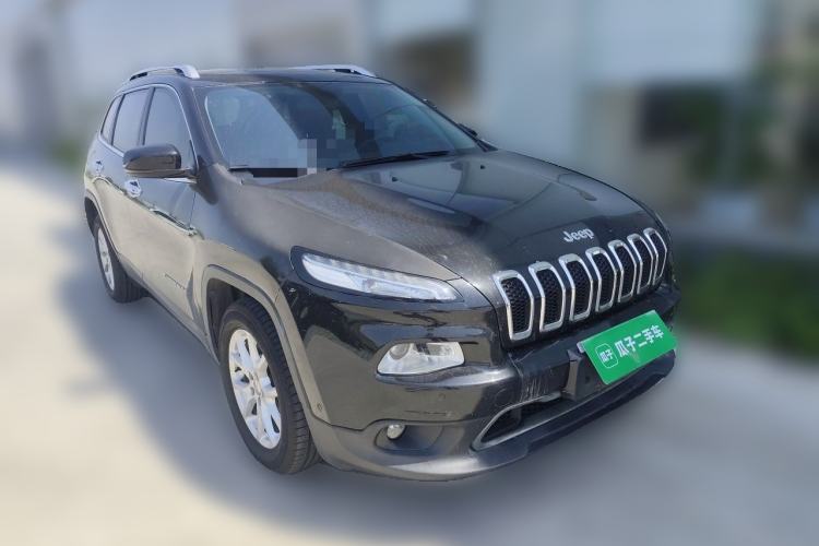 Used Jeep Cherokee 2016 2.4L Leading Edition Front Right 45 Deg