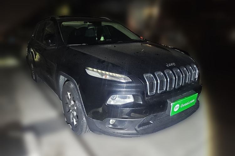 Used Jeep Cherokee 2016 2.4L Leading Edition Front Right 45 Deg