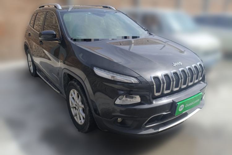 Used Jeep Cherokee 2016 2.4L Professional Smart Version Front Right 45 Deg