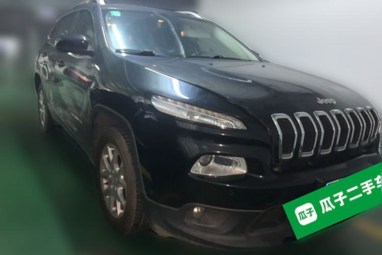 Used Jeep Cherokee 2016 2.4L Leading Edition Front Right 45 Deg