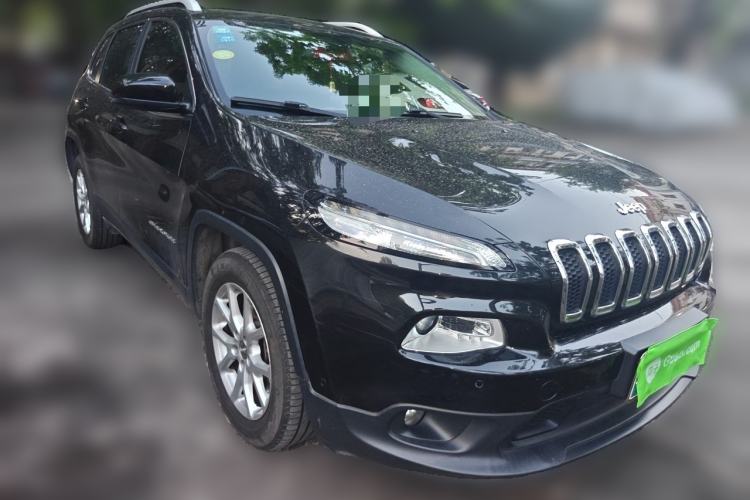 Used Jeep Cherokee 2016 2.4L Leading Edition Front Right 45 Deg