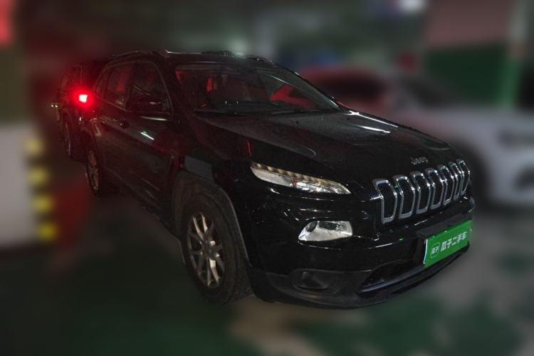 Used Jeep Cherokee 2016 2.4L Leading Edition Front Right 45 Deg