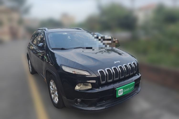 Used Jeep Cherokee 2016 2.4L Leading Smart Version Front Right 45 Deg