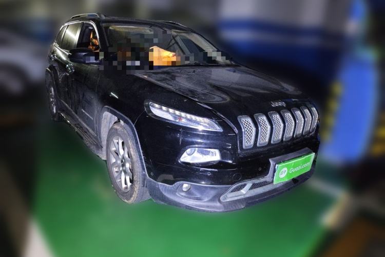 Used Jeep Cherokee 2016 2.4L Leading Edition Front Right 45 Deg