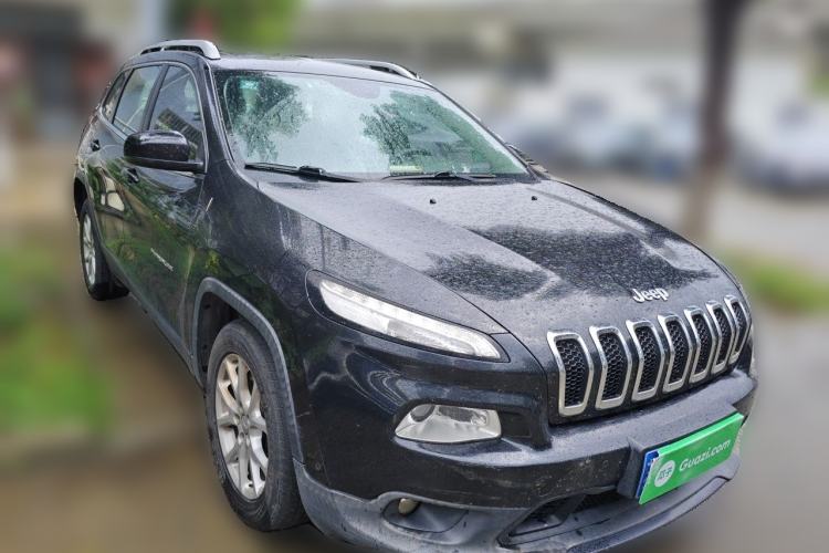 Used Jeep Cherokee 2016 2.4L Leading Edition Front Right 45 Deg