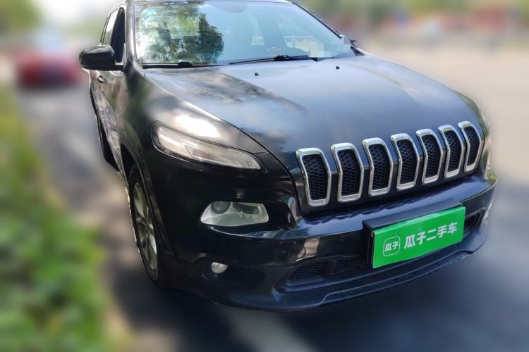 Used Jeep Cherokee 2016 2.4L Leading Edition Front Right 45 Deg