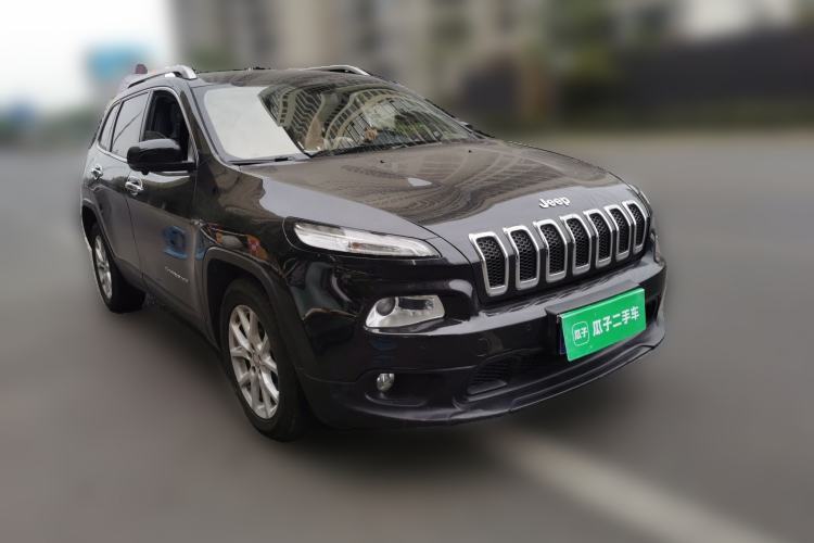 Used Jeep Cherokee 2016 2.4L Leading Edition Front Right 45 Deg