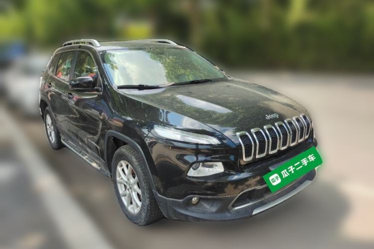 Used Jeep Cherokee 2016 2.4L Professional Smart Version Front Right 45 Deg