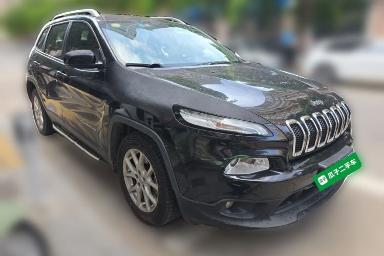 Used Jeep Cherokee 2016 2.4L Leading Edition Front Right 45 Deg