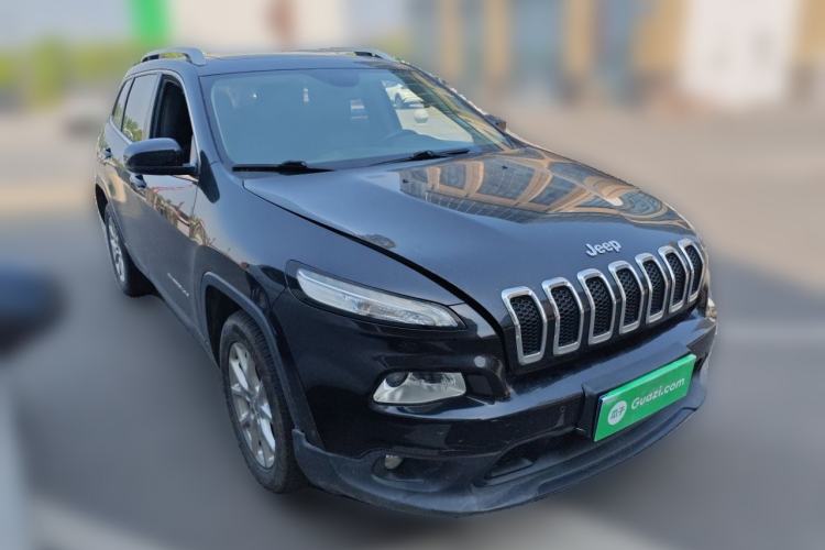 Used Jeep Cherokee 2016 2.4L Leading Edition Front Right 45 Deg