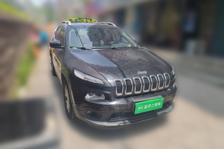 Used Jeep Cherokee 2016 2.4L Leading Edition Front Right 45 Deg