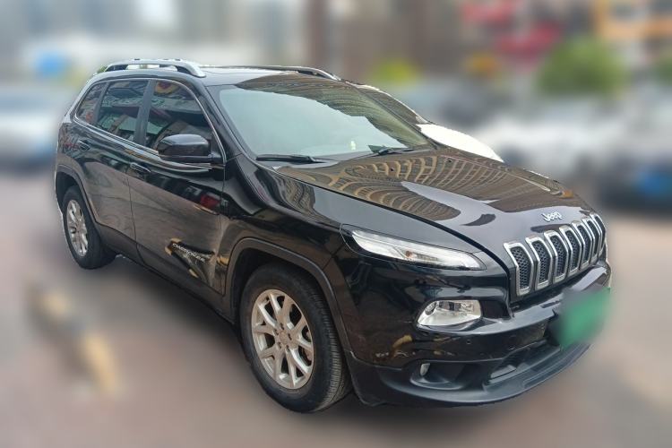 Used Jeep Cherokee 2016 2.4L Leading Edition Front Right 45 Deg