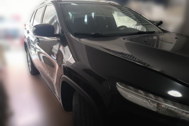 Used Jeep Cherokee 2016 2.4L Professional Smart Version Front Right 45 Deg