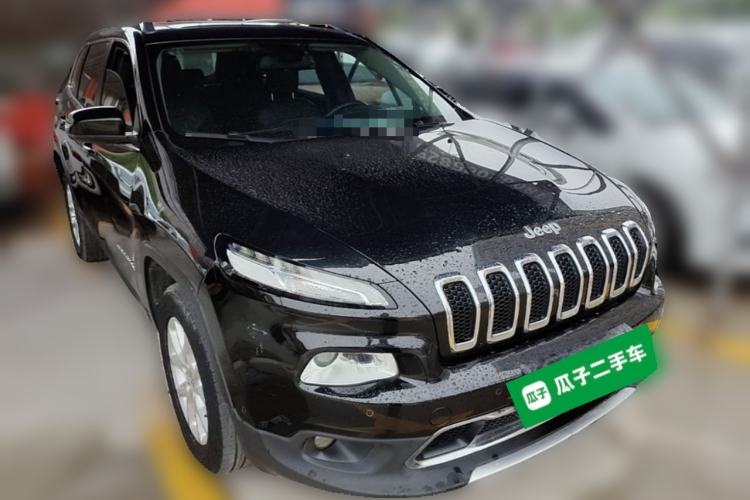 Used Jeep Cherokee 2016 2.4L Professional Edition Front Right 45 Deg