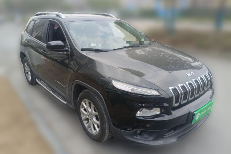 Used Jeep Cherokee 2016 2.4L Leading Edition Front Right 45 Deg