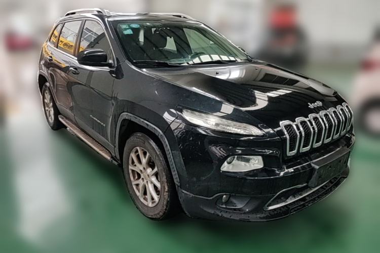 Used Jeep Cherokee 2016 2.4L Professional Smart Version Front Right 45 Deg
