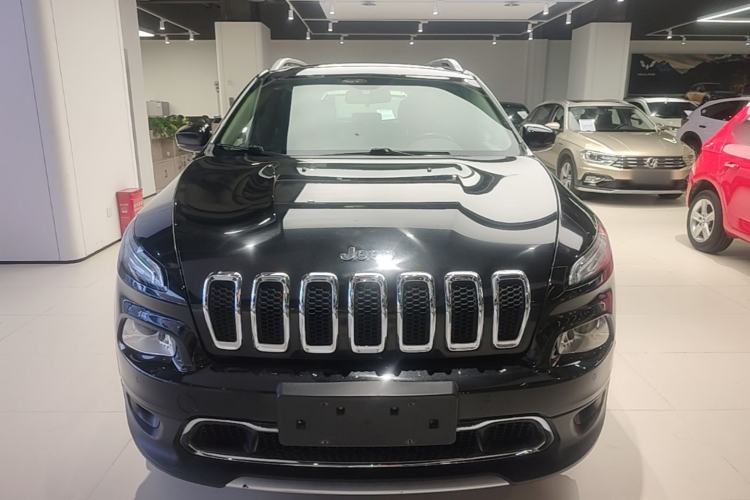 Used Jeep Cherokee 2016 2.4L Professional Smart Version Front