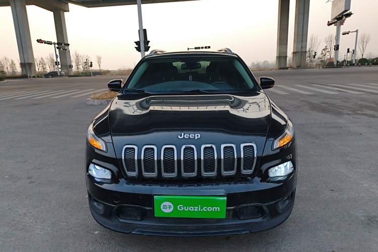 Used Jeep Cherokee 2016 2.4L Leading Smart Version Front