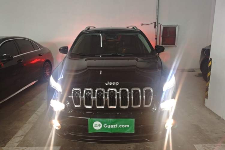 Used Jeep Cherokee 2016 2.4L Leading Edition Front