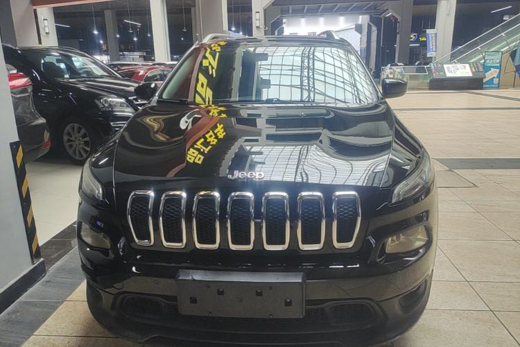 Used Jeep Cherokee 2016 2.4L Leading Smart Version Front