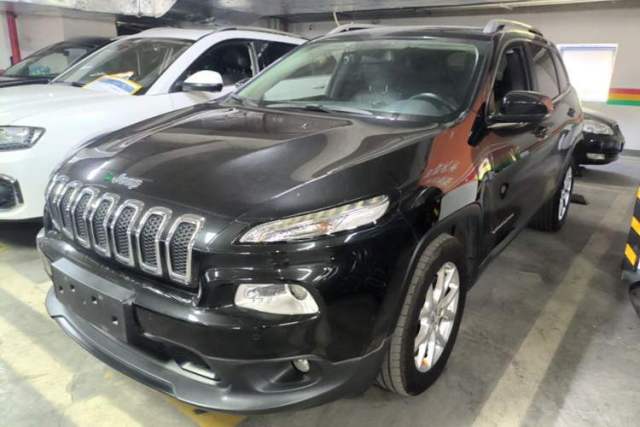 Used Jeep Cherokee 2016 2.0L Superior Edition