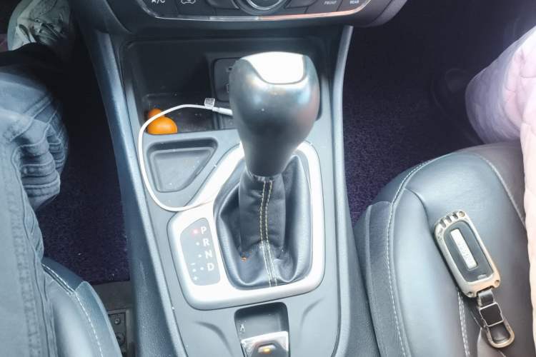 Used Jeep Cherokee 2016 2.4L Leading Edition Gear Lever