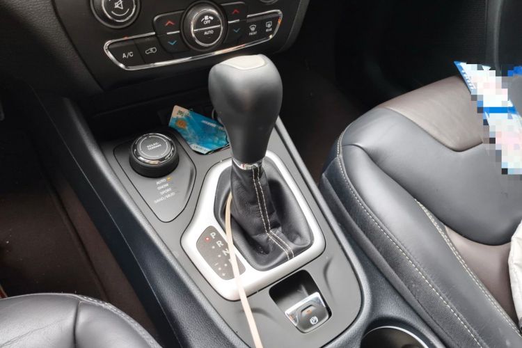 Used Jeep Cherokee 2016 2.4L Professional Smart Version Gear Lever