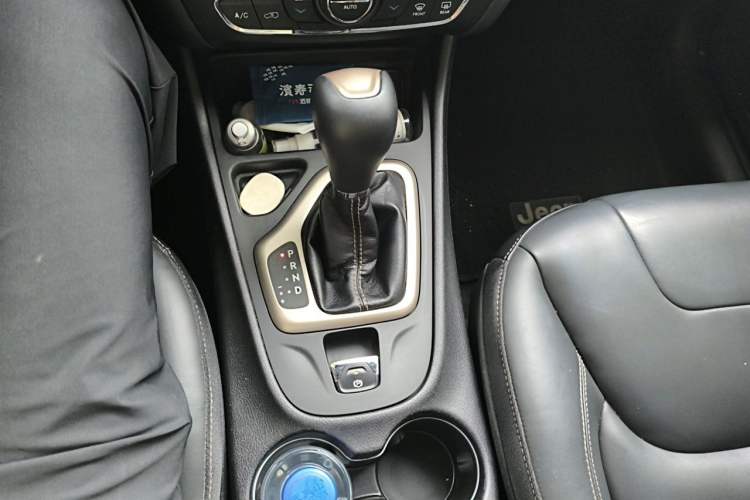 Used Jeep Cherokee 2016 2.4L Leading Smart Version Gear Lever