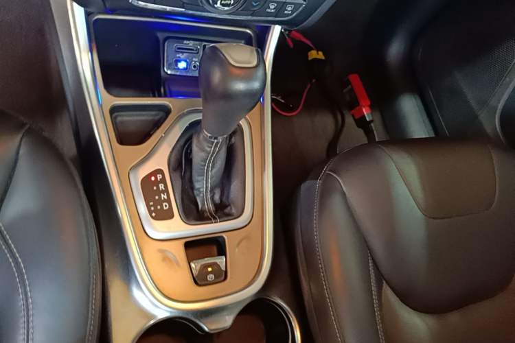 Used Jeep Cherokee 2016 2.4L Leading Edition Gear Lever