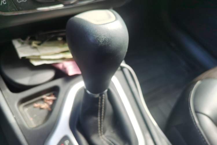 Used Jeep Cherokee 2016 2.4L Leading Smart Version Gear Lever