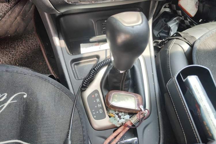 Used Jeep Cherokee 2016 2.0L Superior Edition Gear Lever