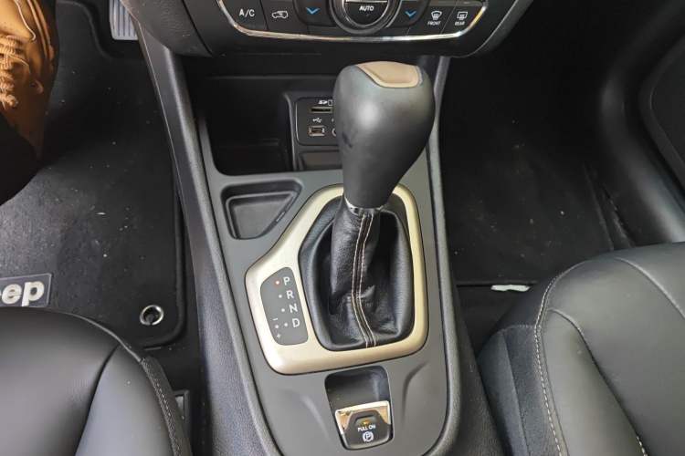 Used Jeep Cherokee 2016 2.4L Leading Smart Version Gear Lever
