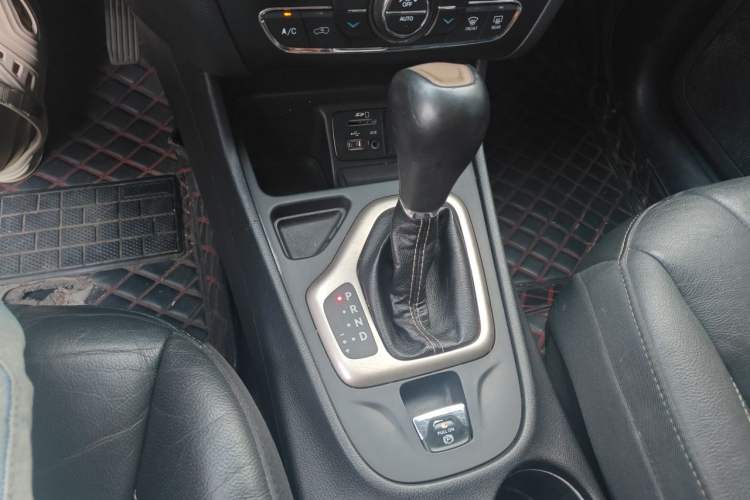Used Jeep Cherokee 2016 2.4L Leading Smart Version Gear Lever