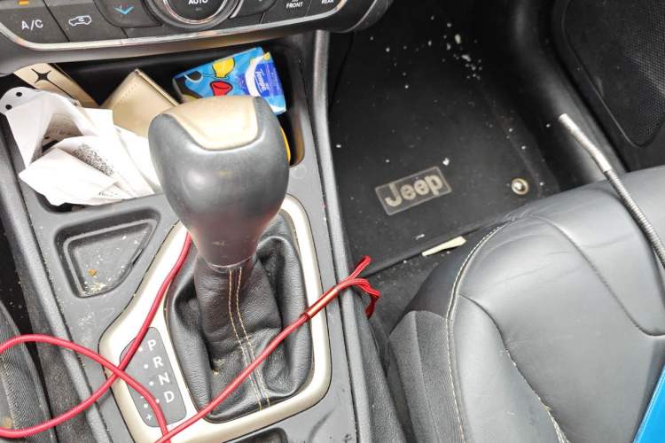 Used Jeep Cherokee 2016 2.4L Leading Edition Gear Lever