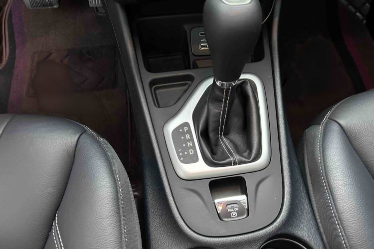Used Jeep Cherokee 2016 2.4L Leading Edition Gear Lever