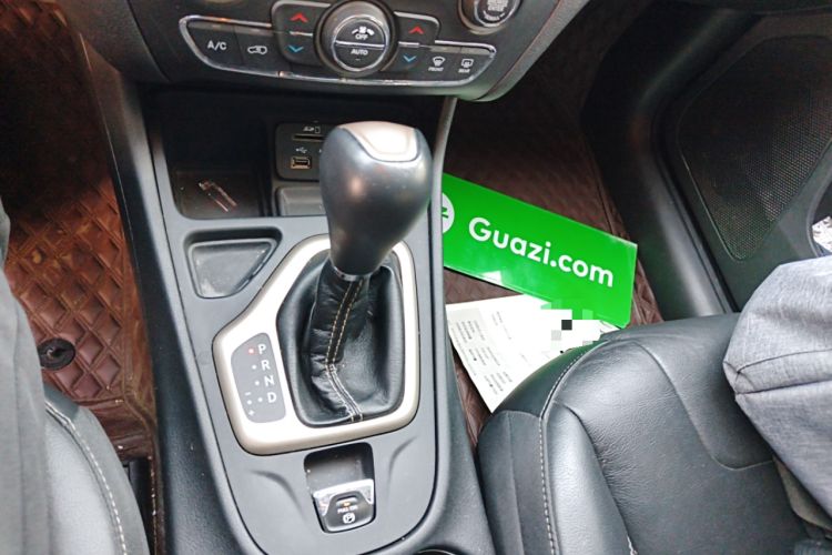 Used Jeep Cherokee 2016 2.4L Leading Smart Version Gear Lever