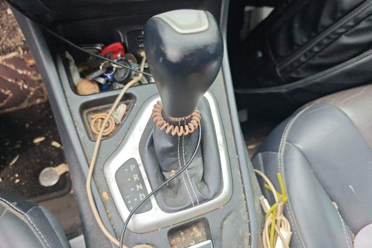 Used Jeep Cherokee 2016 2.4L Leading Smart Version Gear Lever