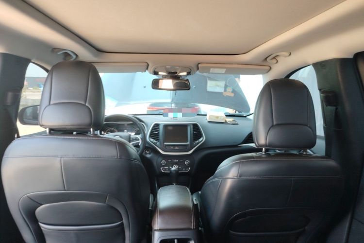 Used Jeep Cherokee 2016 2.4L Leading Smart Version Headliner